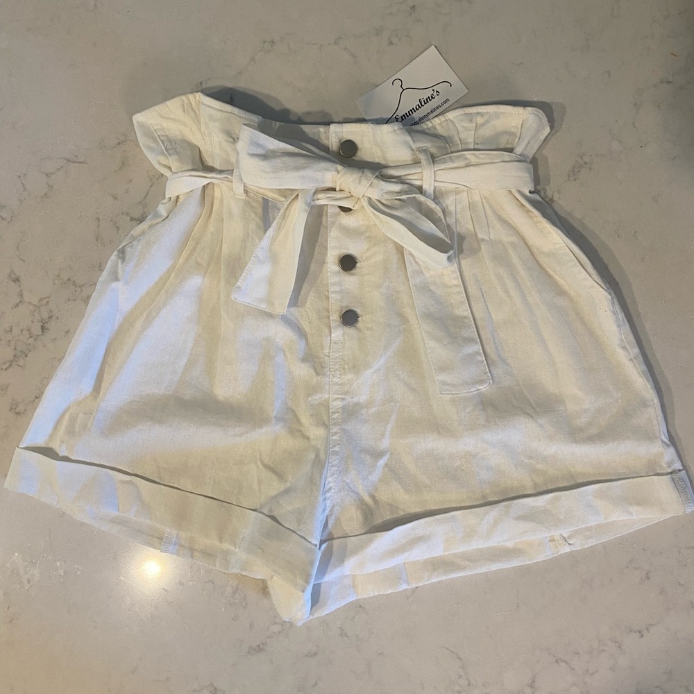 White Paper Bag Tie Shorts NWT size L